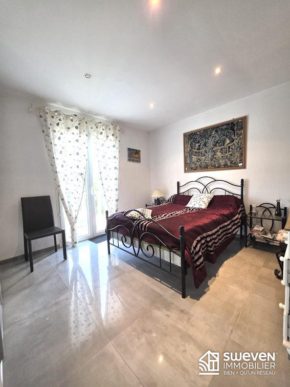 Maison - 175 m² - 8 pièces