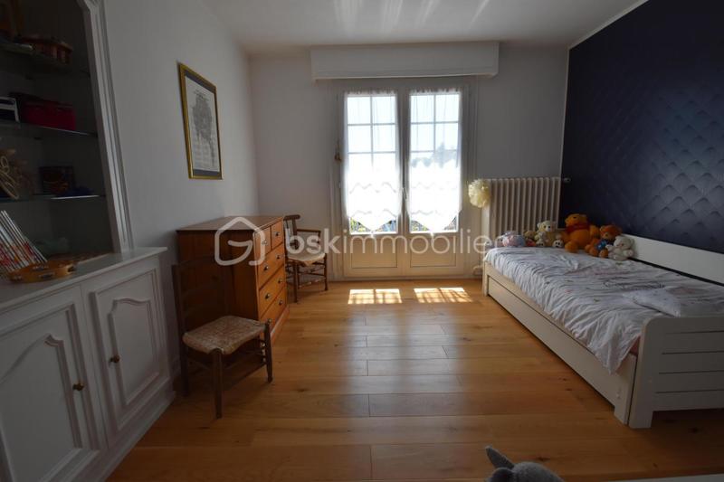 Demeure - 303 m² - 11 pièces