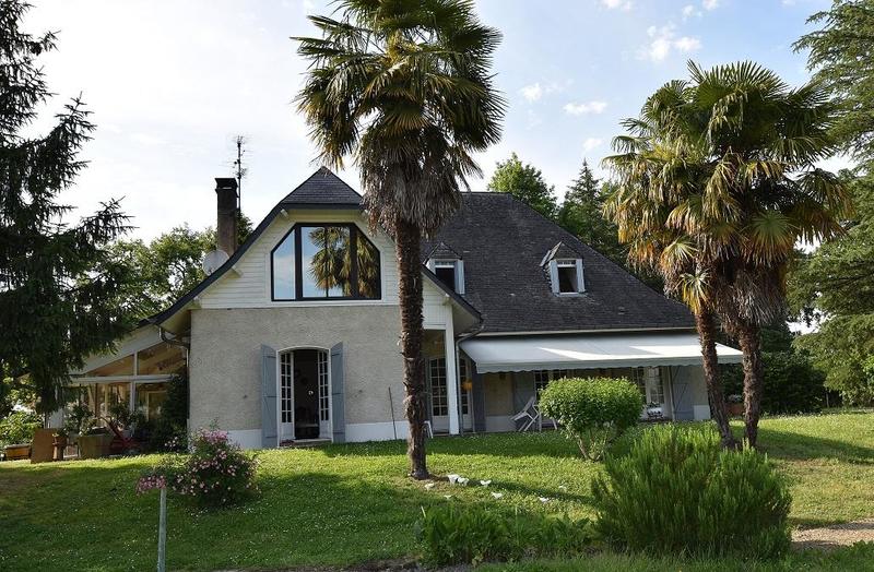 Villa - 240 m² - 8 pièces