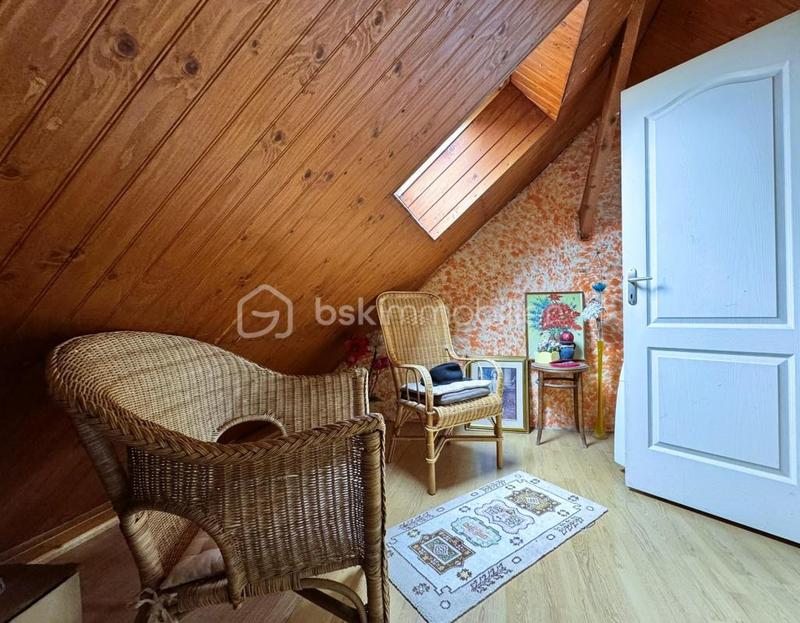 Maison traditionnelle - 166 m² - 9 pièces