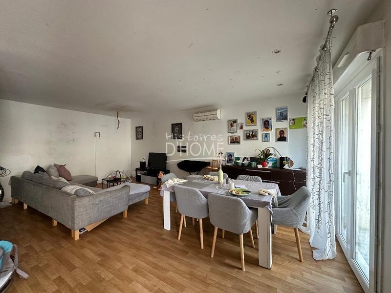 Appartement - 99 m² - 5 pièces