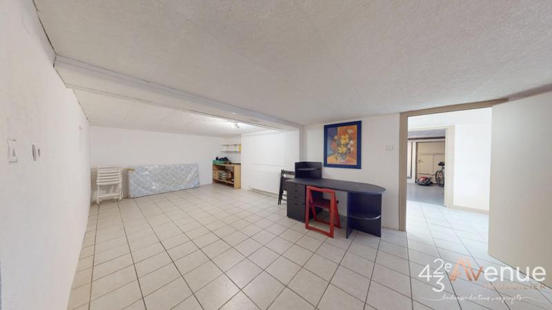 Maison - 186 m² - 8 pièces