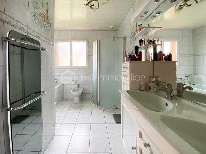 Demeure - 155 m² - 8 pièces