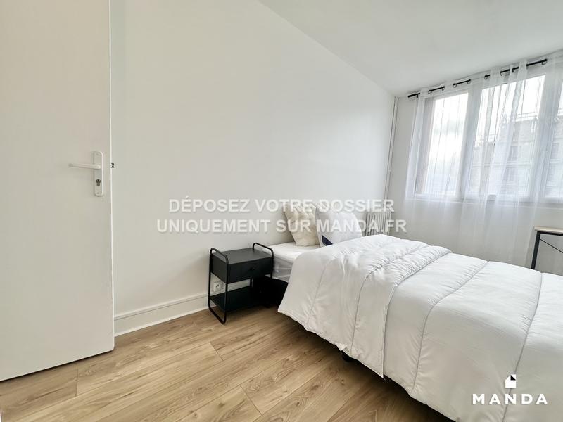 Chambre - 11 m² - 4 pièces