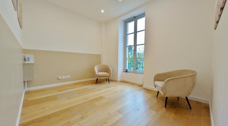 Bureau - 70 m² - 4 pièces