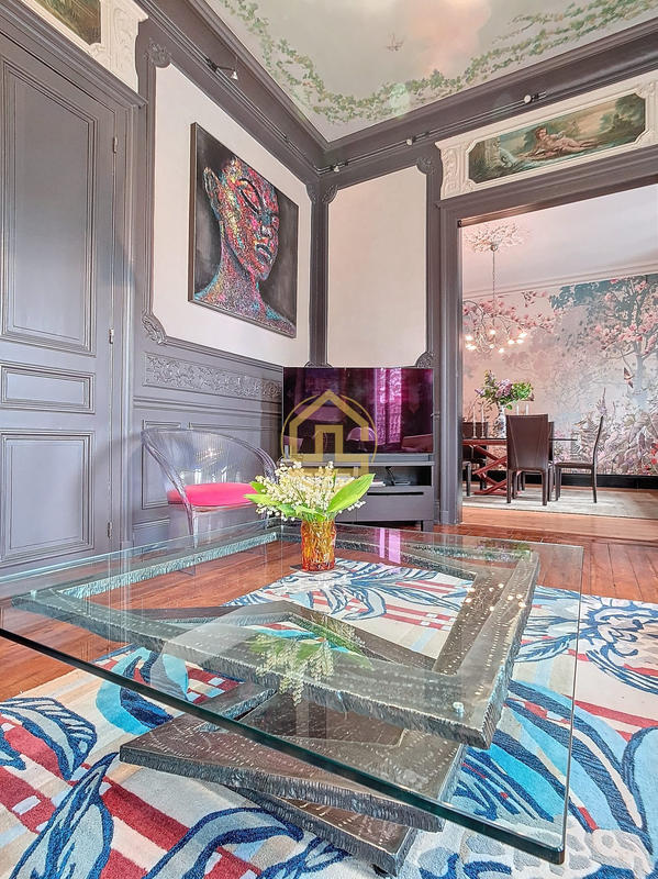 Maison - 292 m² - 9 pièces