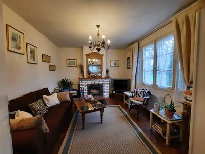 Maison traditionnelle - 302 m² - 7 pièces