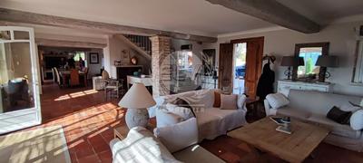 Maison - 280 m² - 10 pièces