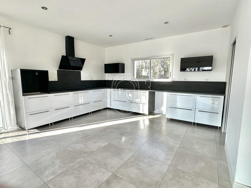 Maison - 123 m² - 4 pièces