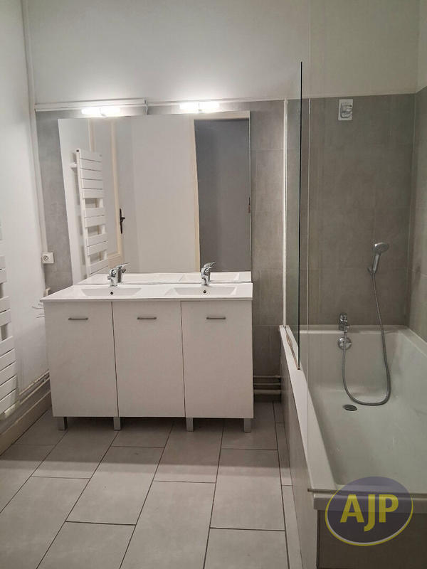 Immeuble - 7 pièces