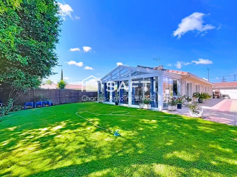 Maison - 236 m² - 6 pièces