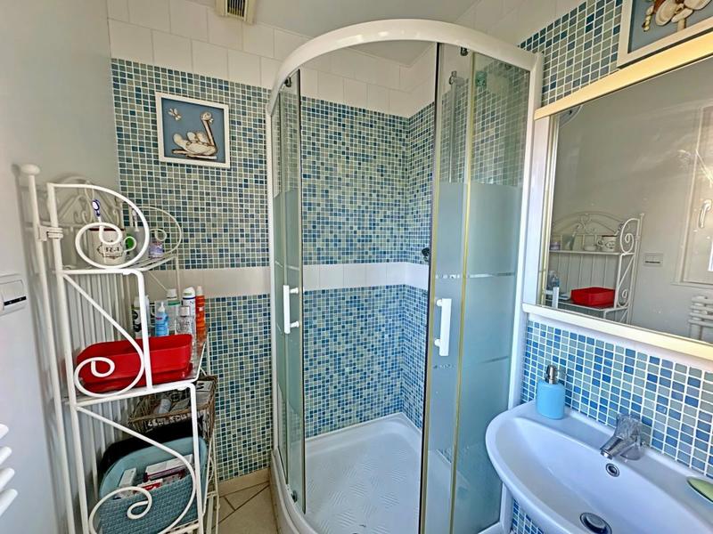 Villa - 241 m² - 8 pièces