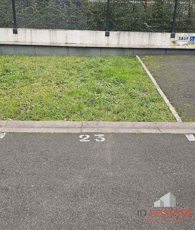 Parking / Garage - 13 m²