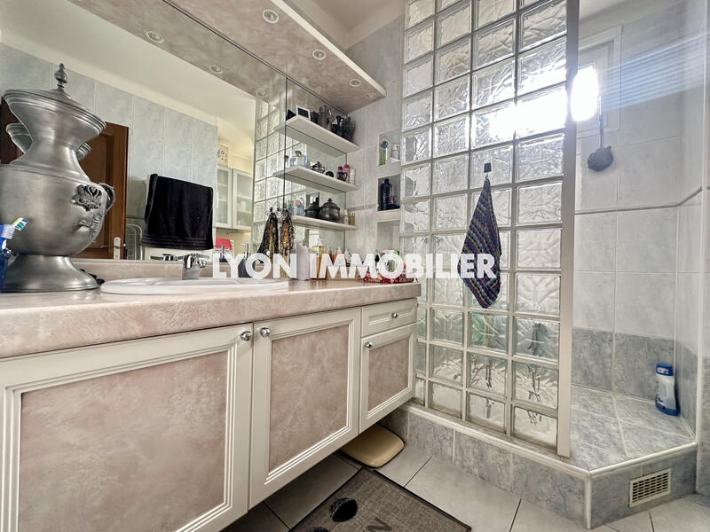 Appartement - 79 m² - 3 pièces