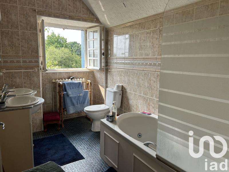 Maison - 223 m² - 10 pièces