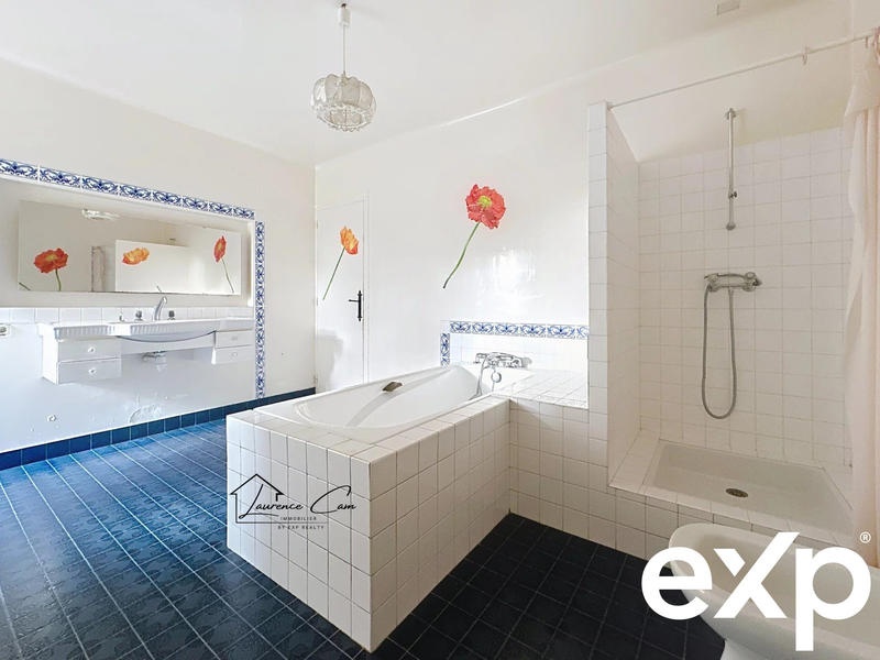 Maison - 404 m² - 12 pièces