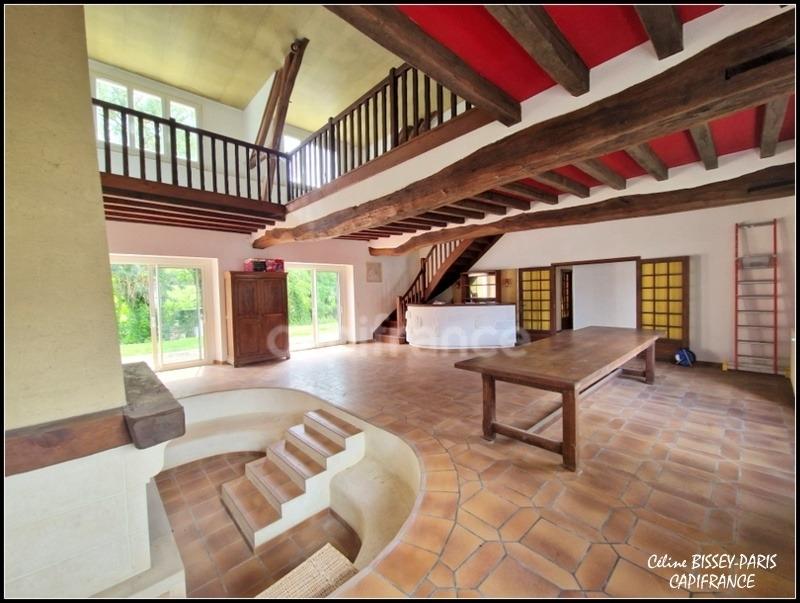 Maison - 245 m² - 8 pièces