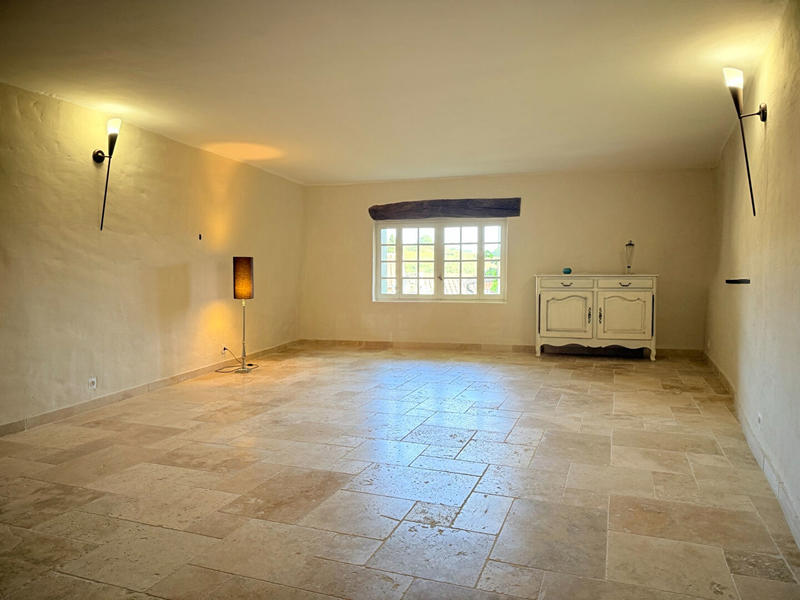 Maison - 238 m² - 9 pièces