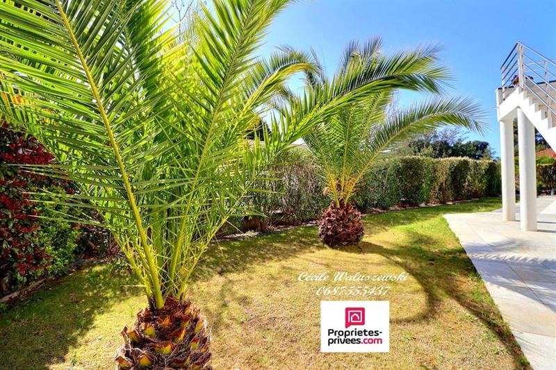 Demeure - 220 m² - 7 pièces