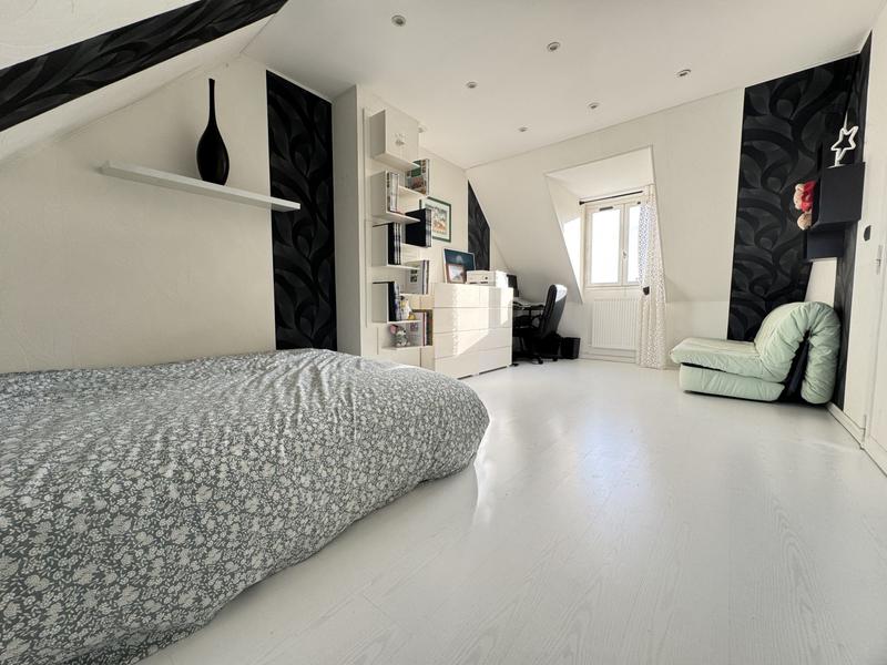 Maison - 166 m² - 7 pièces