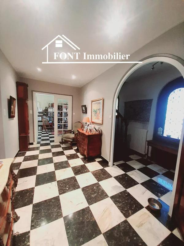 Maison - 208 m² - 8 pièces