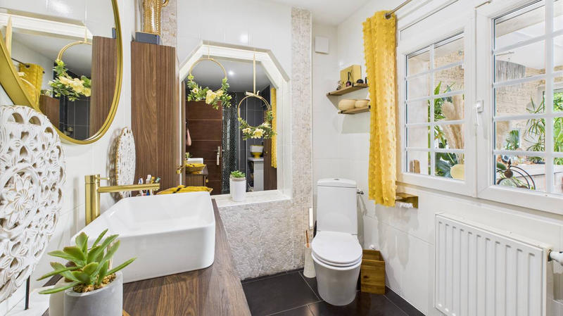 Maison - 228 m² - 7 pièces