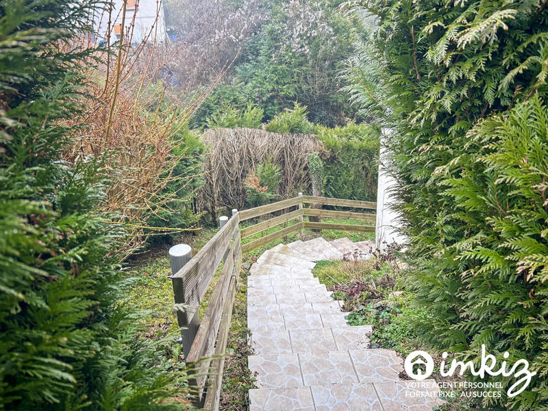 Maison - 210 m² - 10 pièces