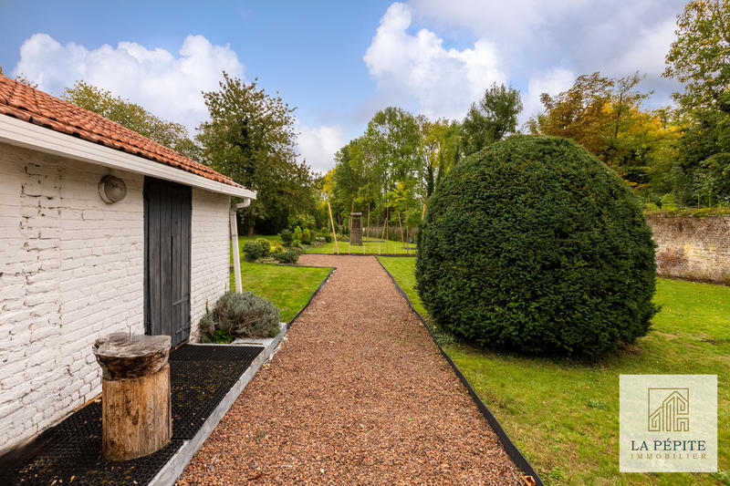 Maison - 275 m² - 7 pièces