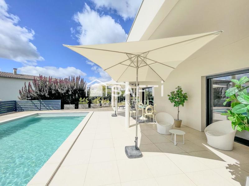 Maison - 195 m² - 6 pièces