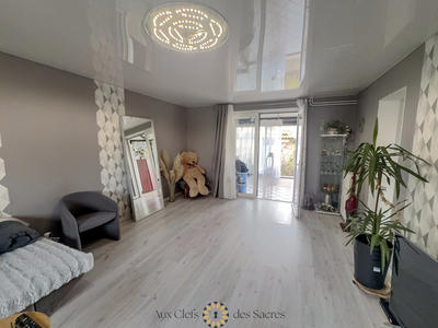 Maison - 81 m² - 5 pièces