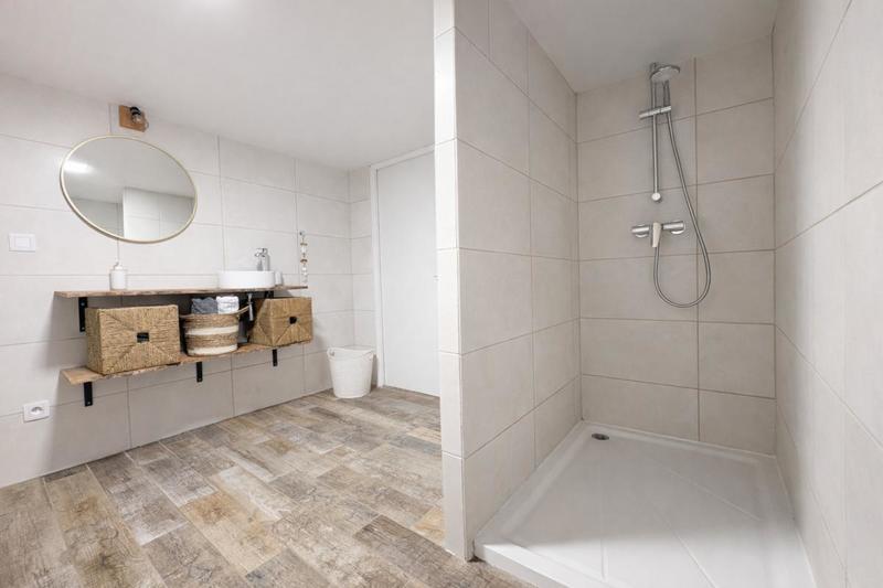 Maison - 255 m² - 9 pièces