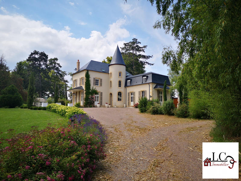 Manoir - 381 m² - 9 pièces