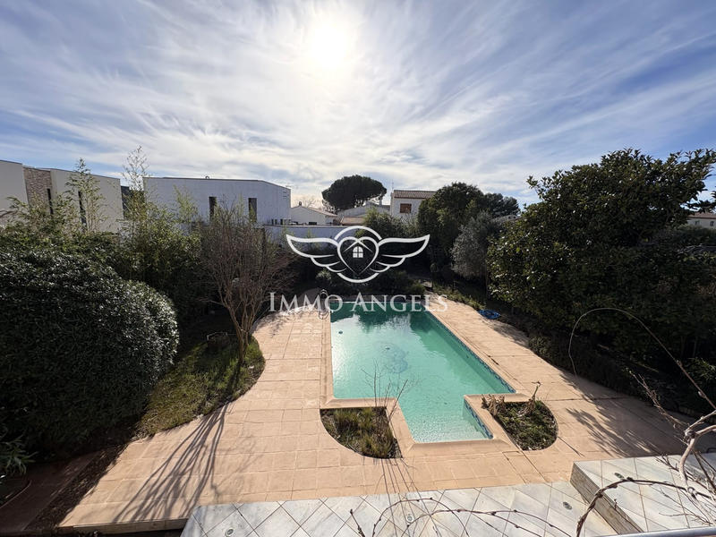 Maison - 209 m² - 6 pièces