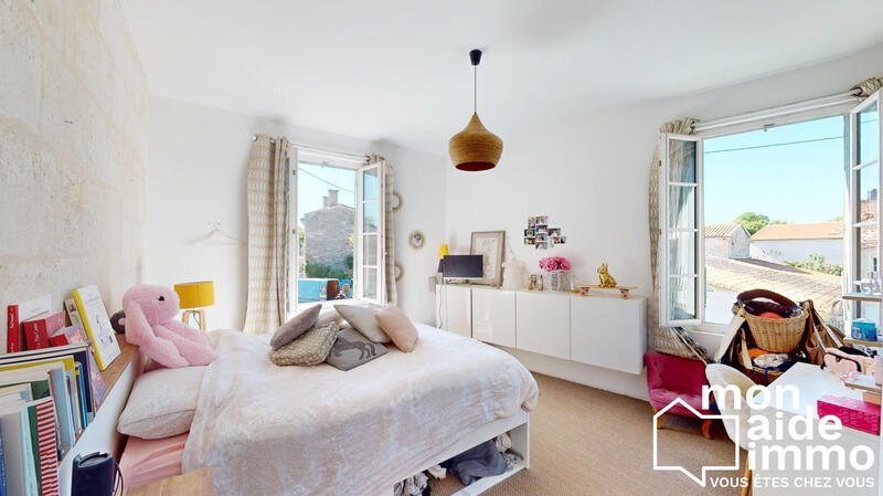 Maison - 215 m² - 6 pièces