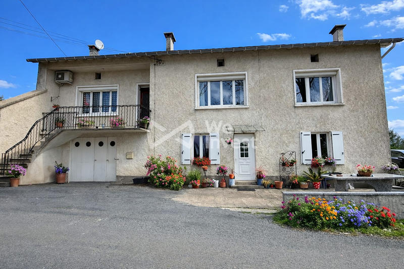 Maison traditionnelle - 169 m² - 7 pièces