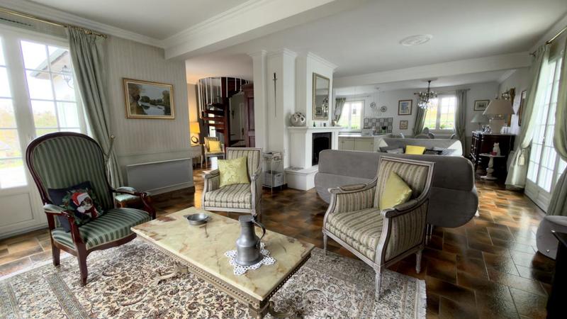 Demeure - 216 m² - 7 pièces