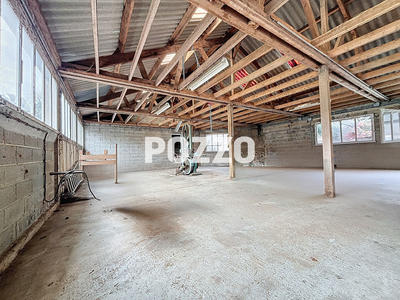 Local d'activité / Entrepôt - 244 m²