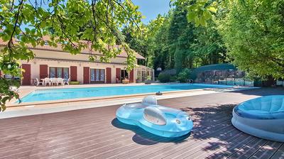 Maison - 313 m² - 9 pièces