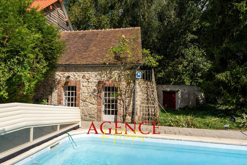 Propriété - 230 m² - 6 pièces