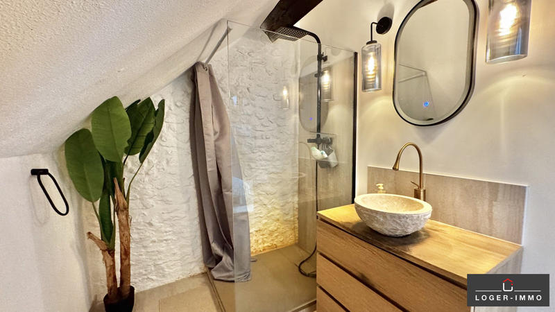 Maison - 302 m² - 9 pièces