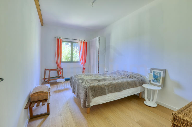 Maison - 185 m² - 7 pièces