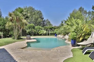 Maison - 240 m² - 9 pièces