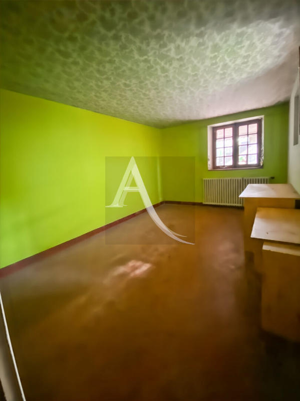 Maison - 230 m² - 7 pièces