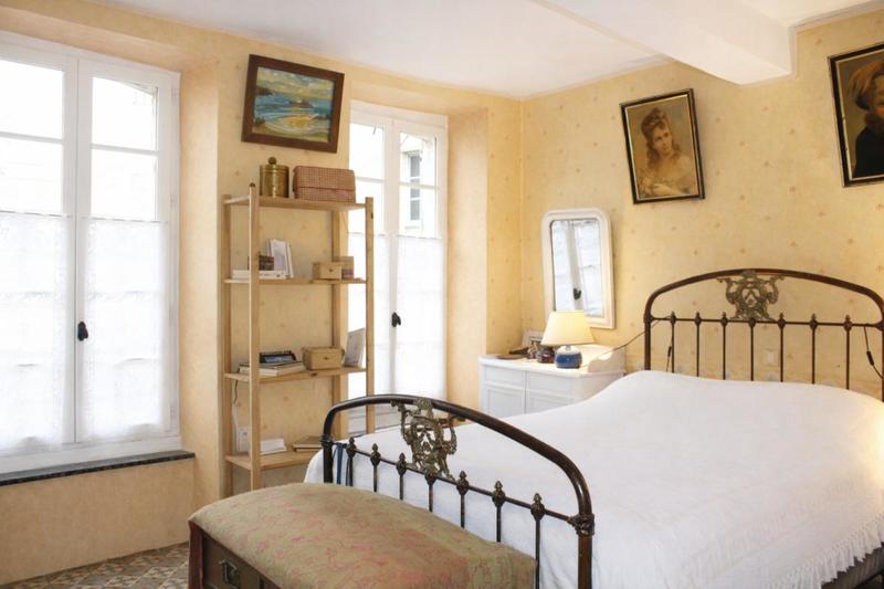 Maison - 180 m² - 9 pièces