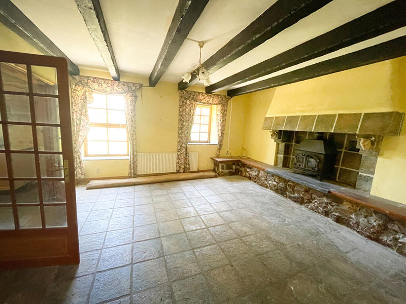 Maison - 130 m² - 9 pièces