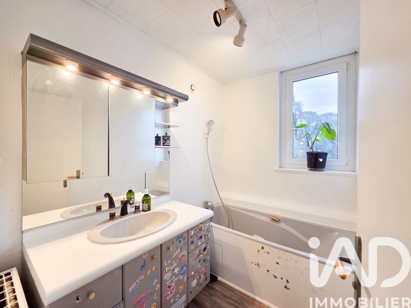 Appartement - 90 m² - 5 pièces