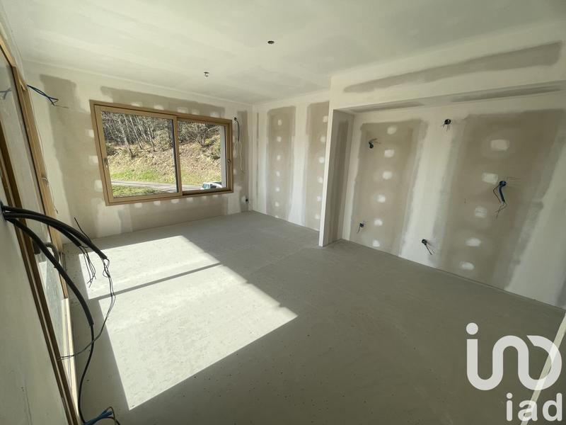 Maison - 220 m² - 5 pièces