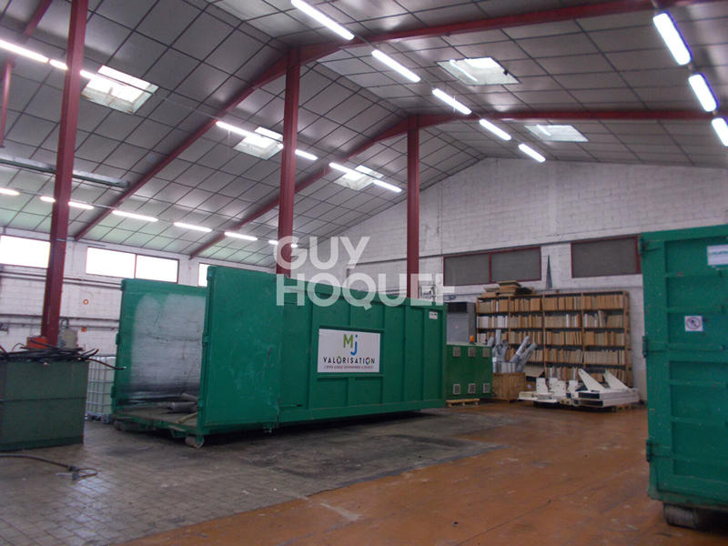 Local d'activité / Entrepôt - 2 300 m²