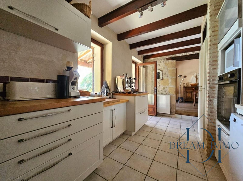 Maison - 263 m² - 7 pièces