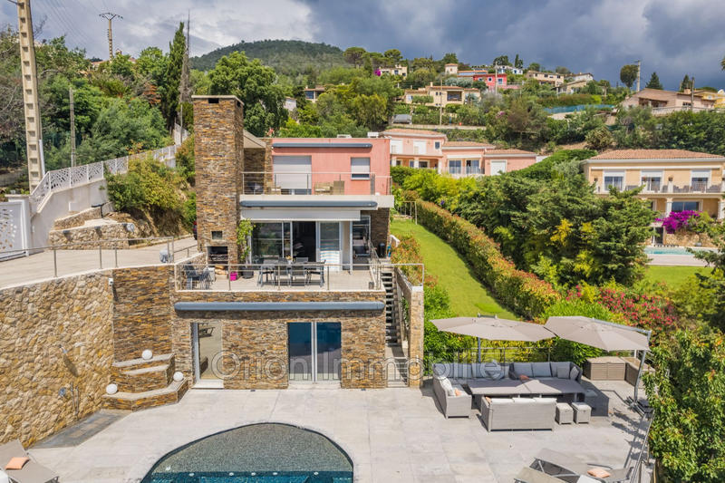 Maison contemporaine - 291 m² - 8 pièces